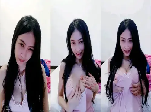 Gadis Imut Pamer Tubuh Mulus Pas Live Bikin Sange backdrop