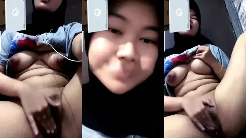 Mahasiswi Hijab VCS Sensual Obati Rindu LDR backdrop